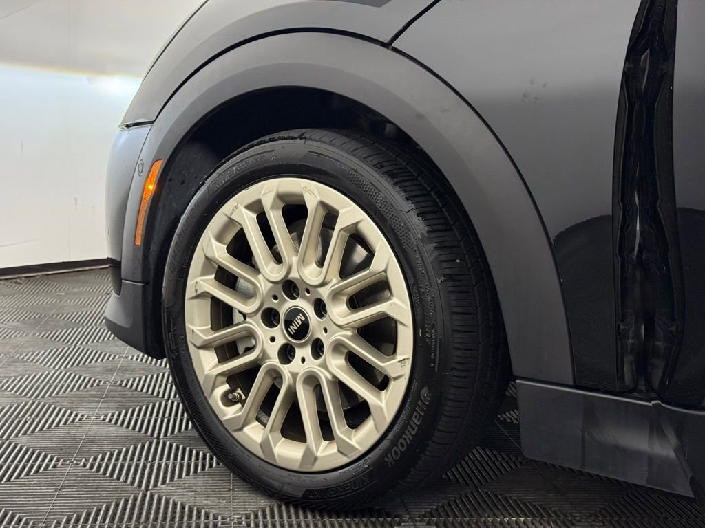 Used 2025 MINI Cooper 2-Door Hardtop FWD image 29