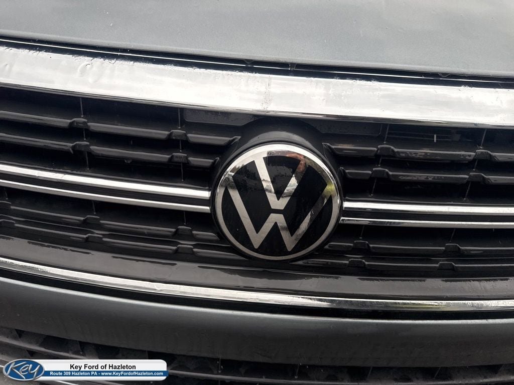 Used 2024 Volkswagen Jetta SE image 16