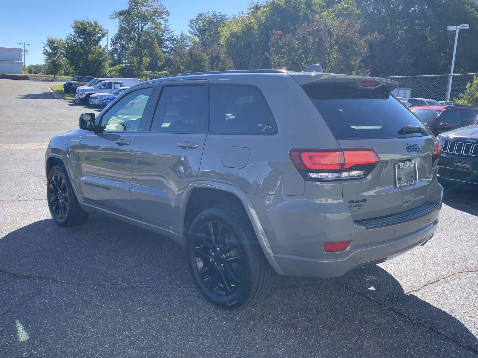 Used 2020 Jeep Grand Cherokee Altitude AWD/4WD image 7
