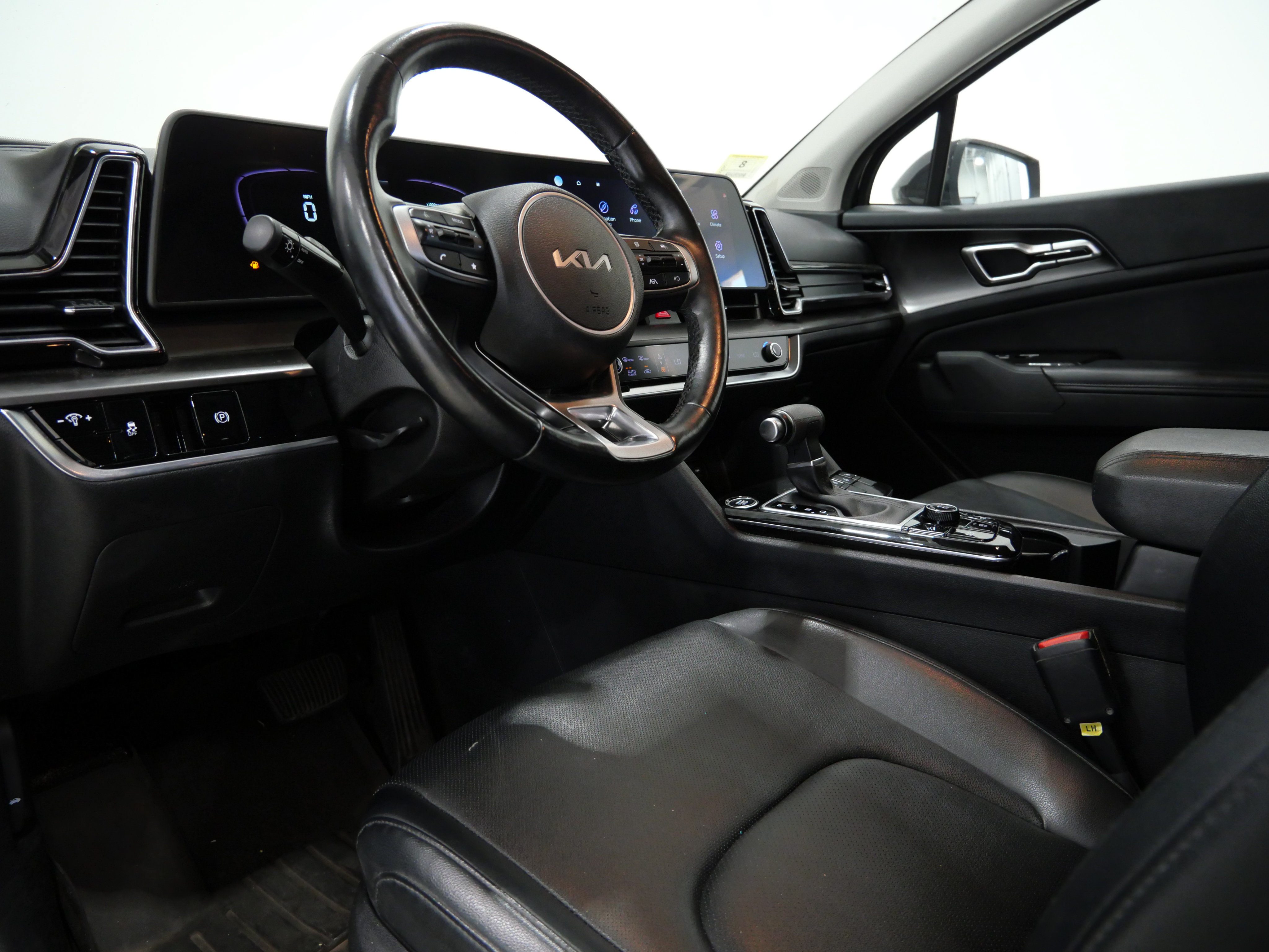 Used 2023 Kia Sportage EX AWD/4WD image 7