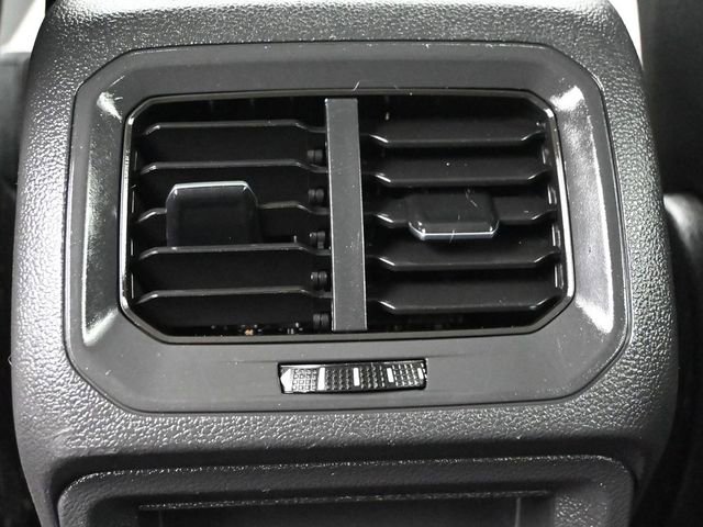 Used 2021 Volkswagen Tiguan SE AWD/4WD image 11