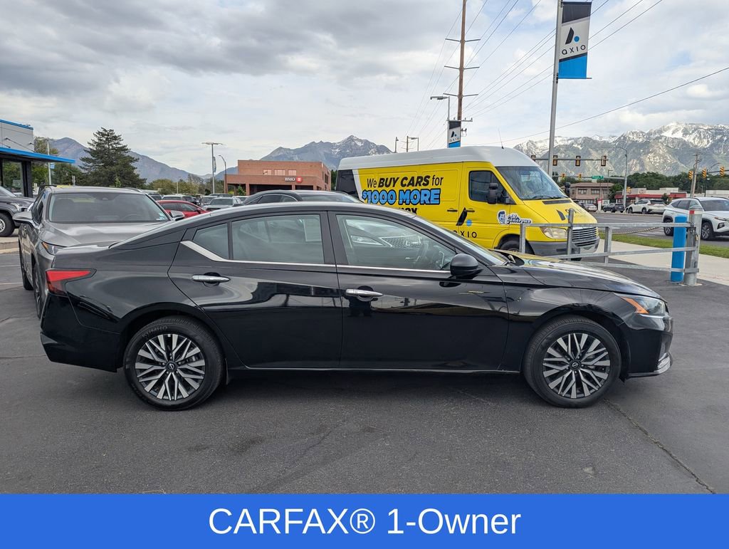 Used 2025 Nissan Altima 2.5 SV AWD/4WD image 2