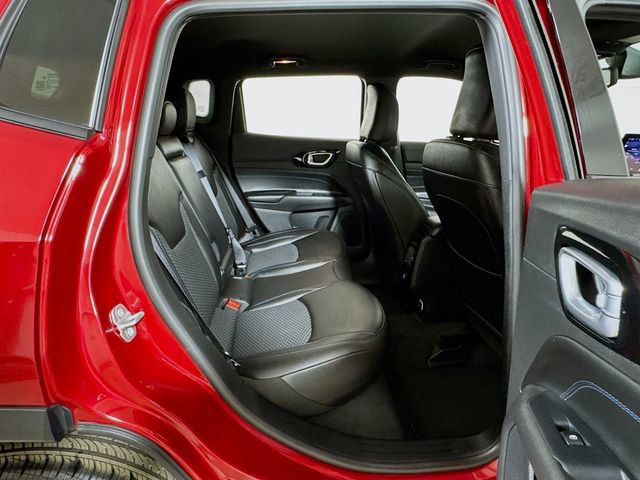 Used 2025 Jeep Compass Latitude w/ Altitude Special Edition image 25