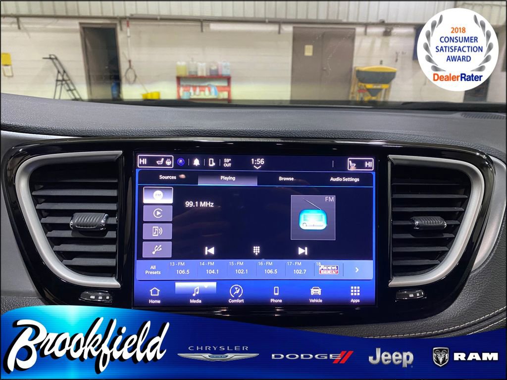 Used 2023 Chrysler Pacifica Touring image 20