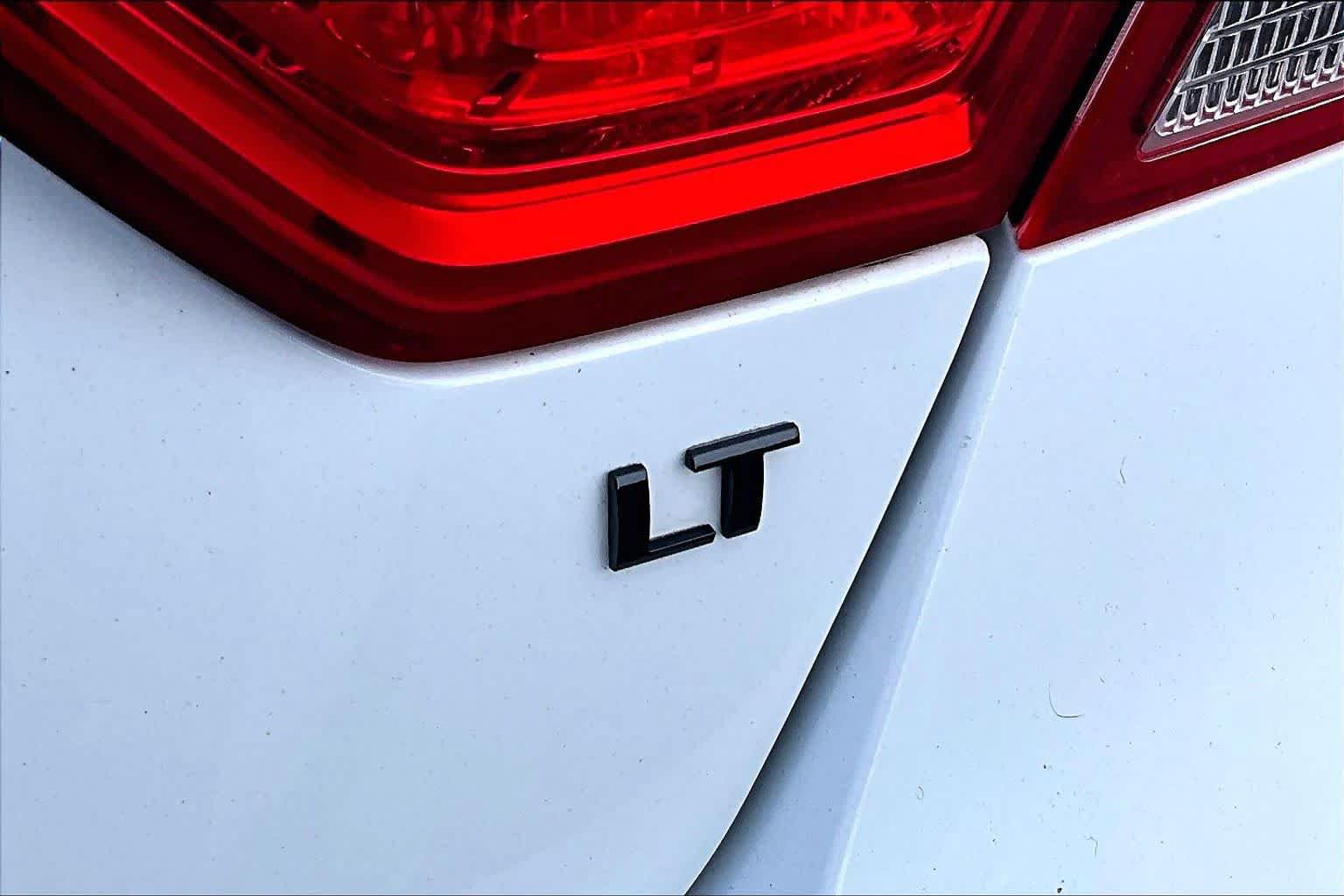 Used 2018 Chevrolet Impala LT w/ LT Leather Package FWD image 10