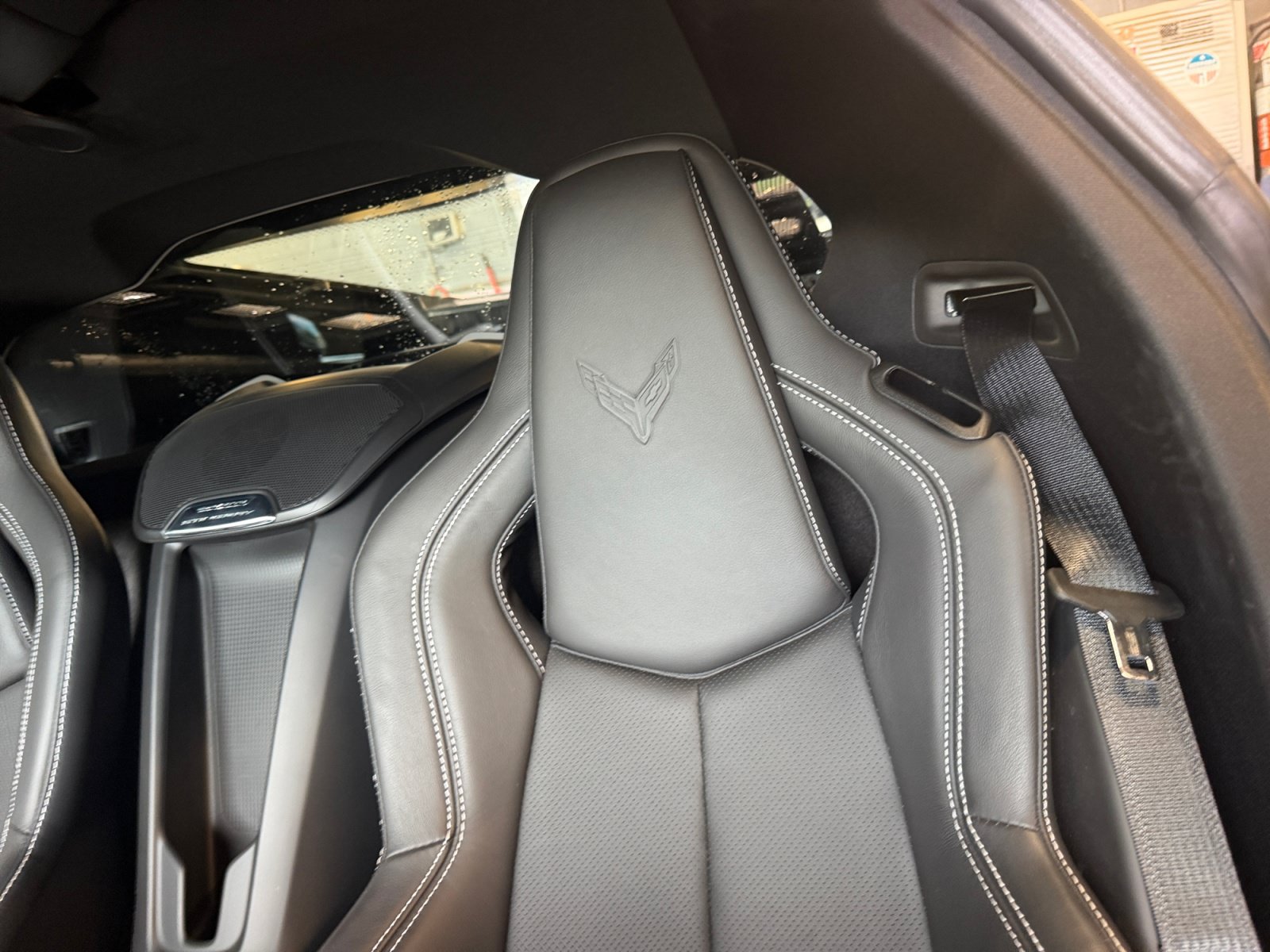 Used 2025 Chevrolet Corvette Stingray Coupe w/ 1LT RWD image 17
