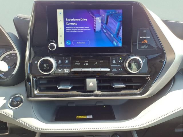 Used 2023 Toyota Highlander XLE image 18