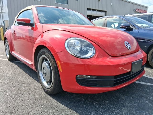Used 2013 Volkswagen Beetle 2.5 image 2