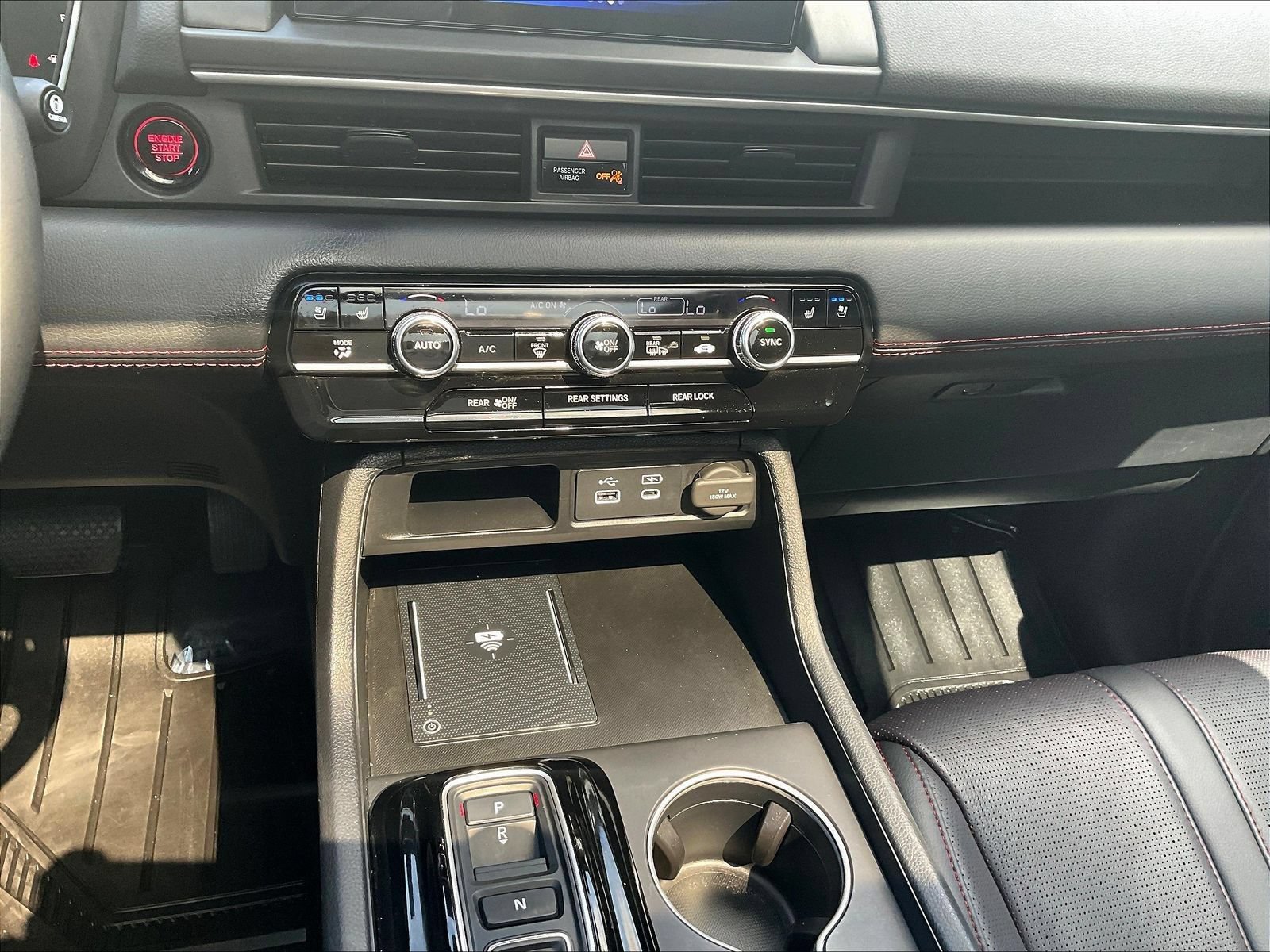 Used 2025 Honda Pilot Black Edition image 17