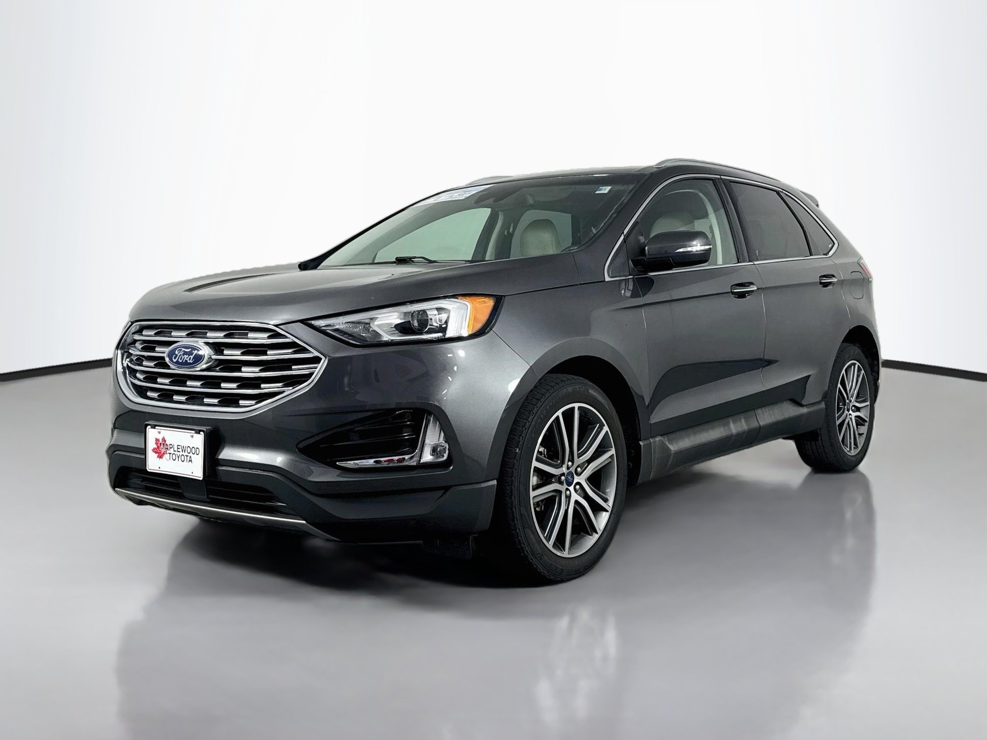 Used 2019 Ford Edge Titanium w/ Cold Weather Package AWD/4WD image 3