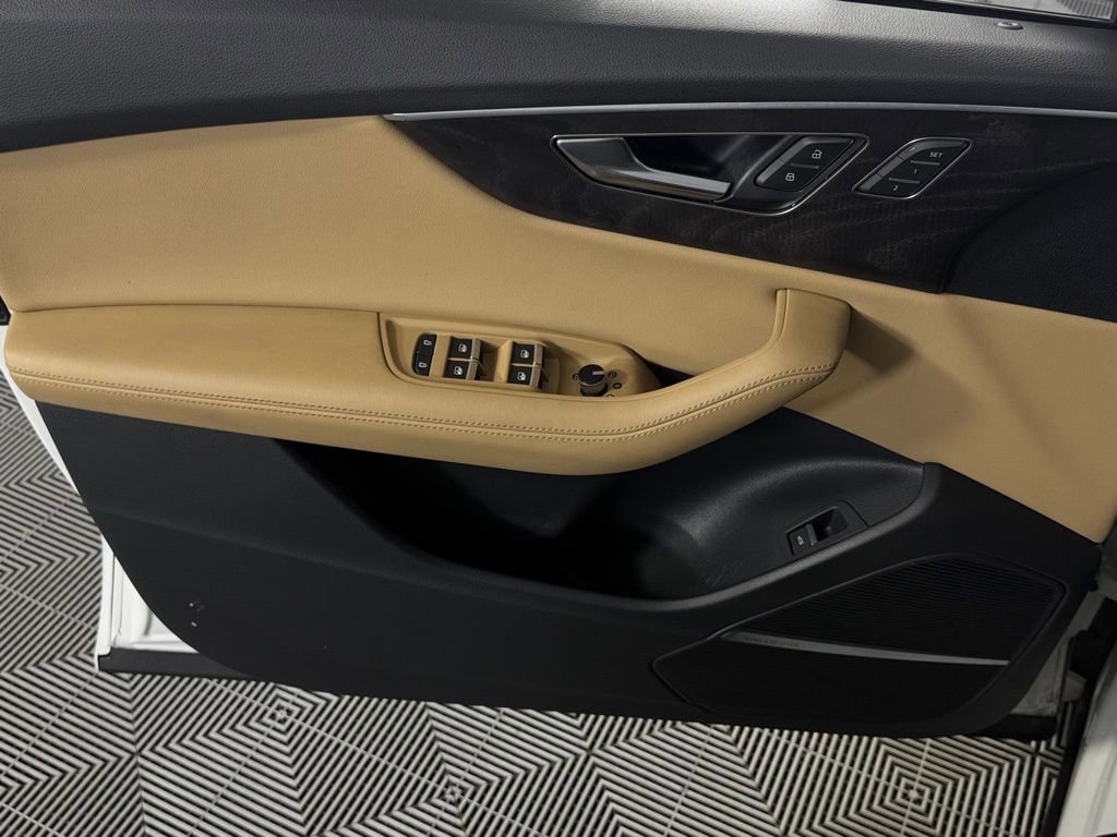 Used 2023 Audi Q8 Premium Plus w/ Premium Plus Package AWD/4WD image 23
