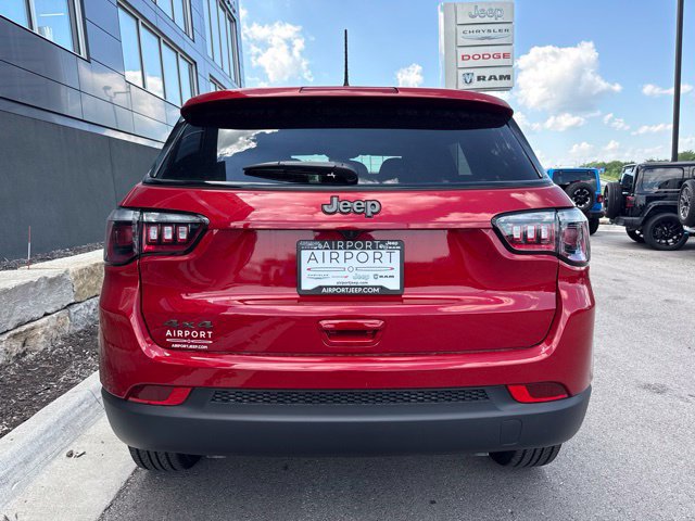 New 2026 Jeep Compass Latitude AWD/4WD image 4