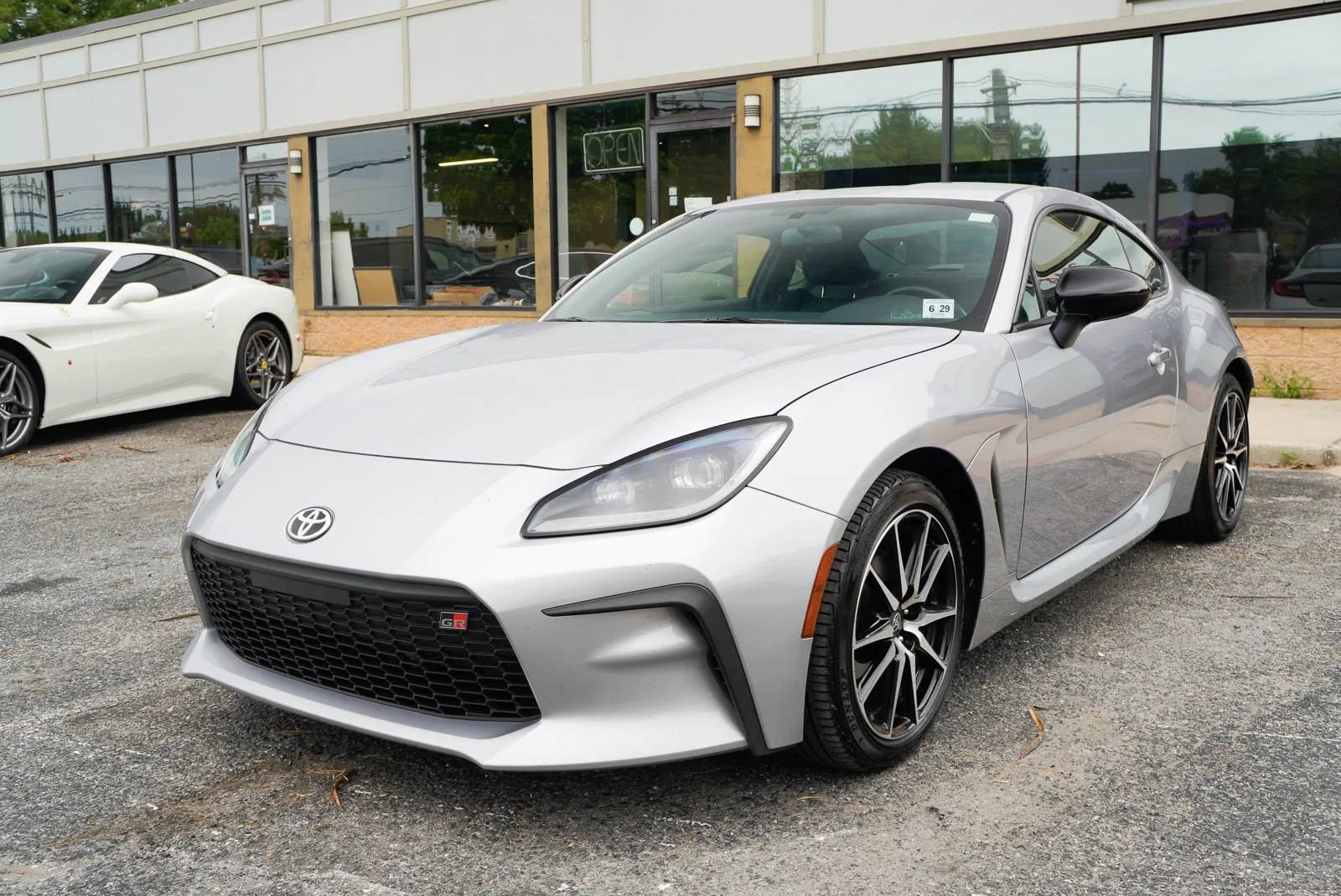 Used 2024 Toyota GR86 RWD image 3