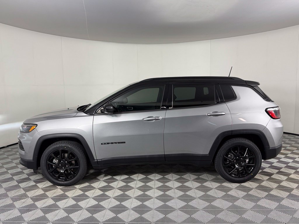Used 2022 Jeep Compass Latitude w/ Convenience Group FWD image 6