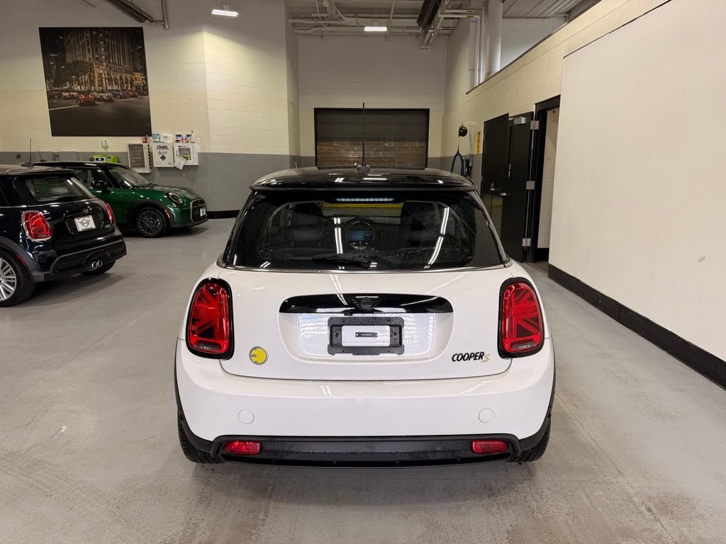 Certified 2024 MINI Cooper SE FWD image 4