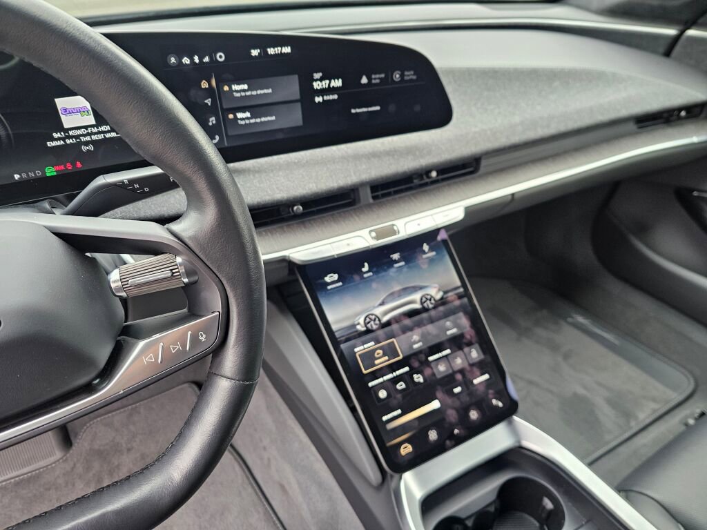 Used 2024 Lucid Air Touring image 27