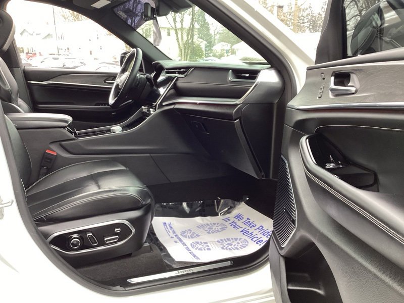 Used 2021 Jeep Grand Cherokee L Overland w/ Luxury Tech Group IV image 21