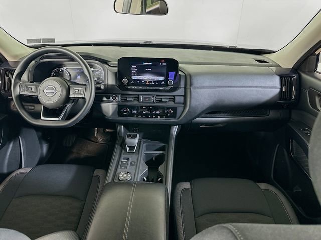 Used 2024 Nissan Pathfinder S image 13