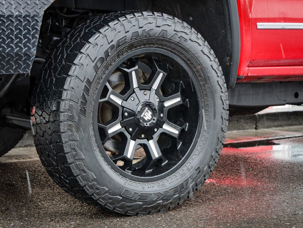 Used 2018 GMC Sierra 2500 SLT w/ Duramax Plus Package AWD/4WD image 12
