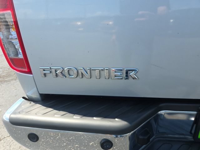 Used 2015 Nissan Frontier SL w/ Moonroof Package AWD/4WD image 56