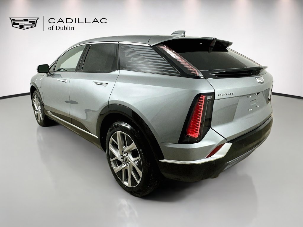 New 2027 Cadillac Optiq Luxury w/ LPO, Floor Liner Package AWD/4WD image 7