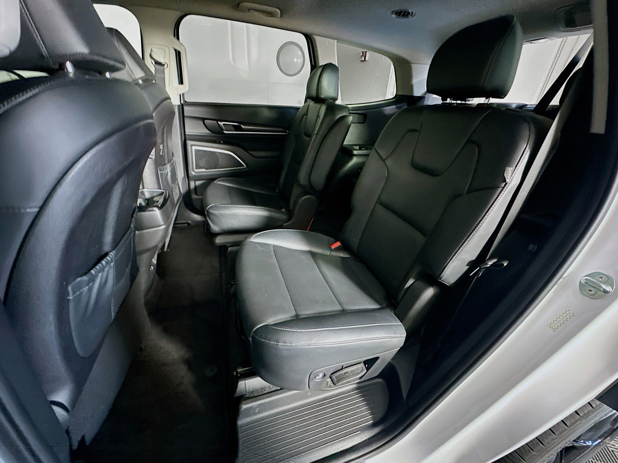 Used 2025 Kia Telluride S image 28