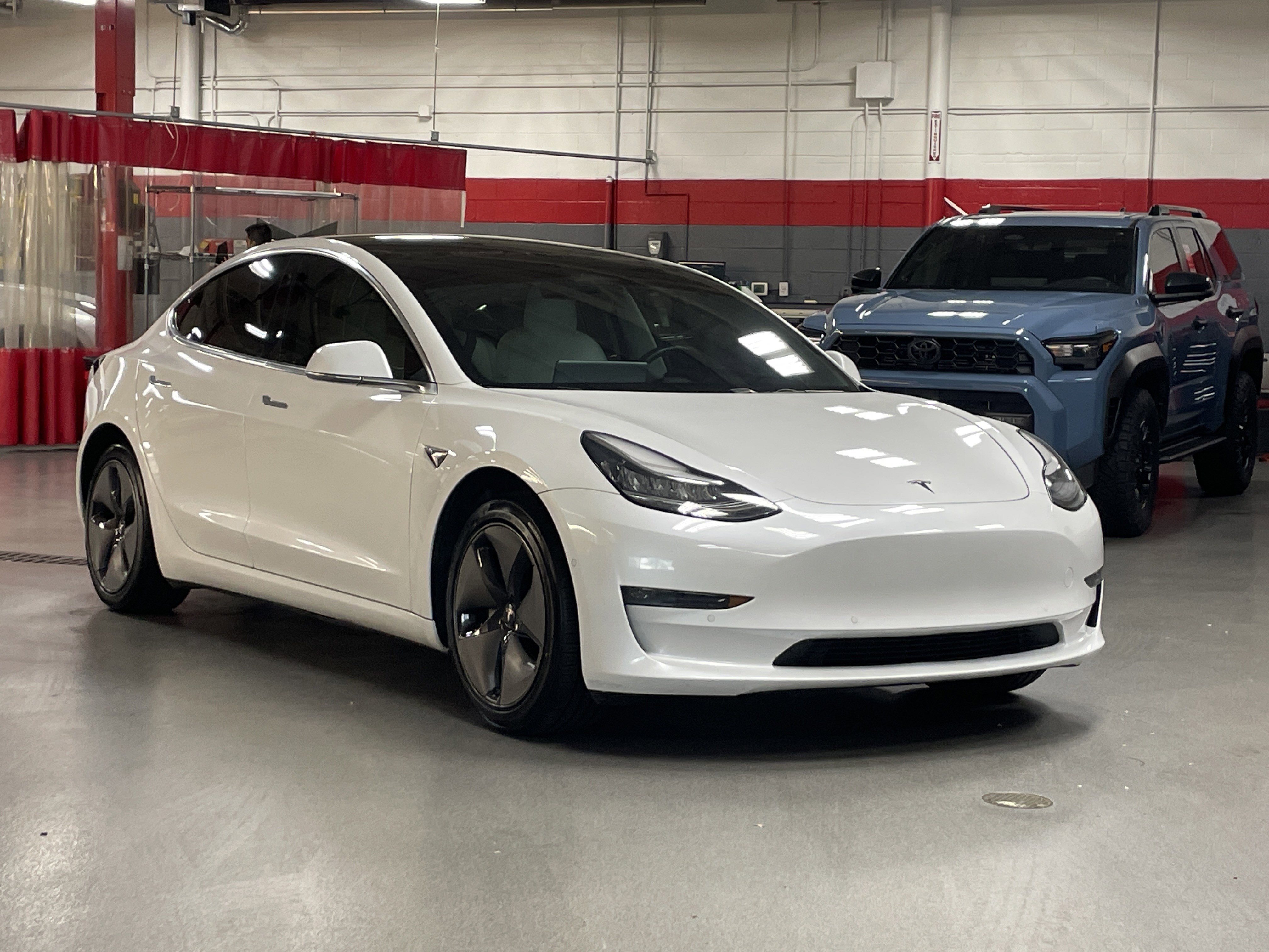 Used 2019 Tesla Model 3 Long Range image 3