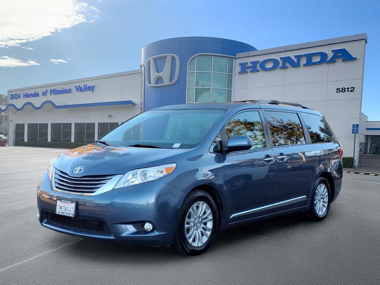 Used 2015 Toyota Sienna XLE w/ XLE Navigation Package