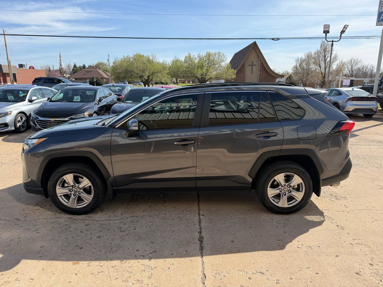 Used 2025 Toyota RAV4 XLE w/ Convenience Package image 4