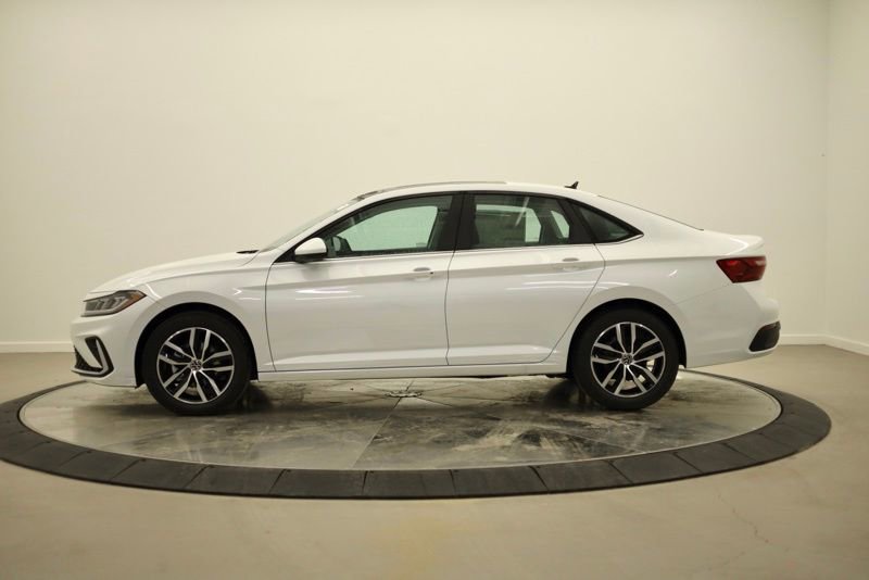 New 2026 Volkswagen Jetta SE image 6