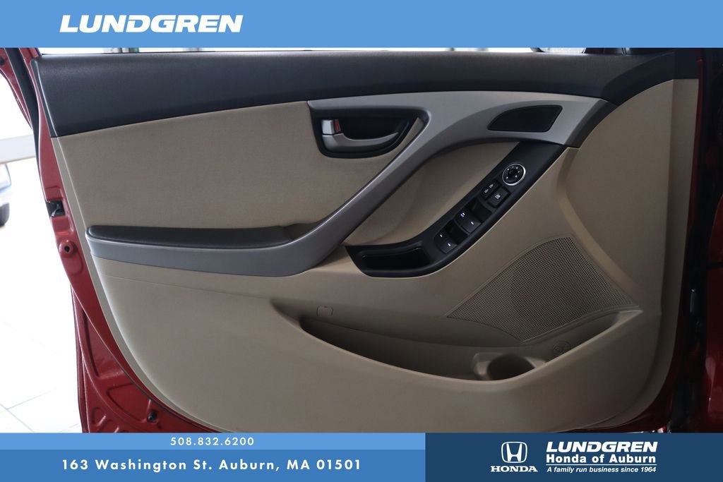Used 2016 Hyundai Elantra SE w/ Option Group 02 FWD image 9