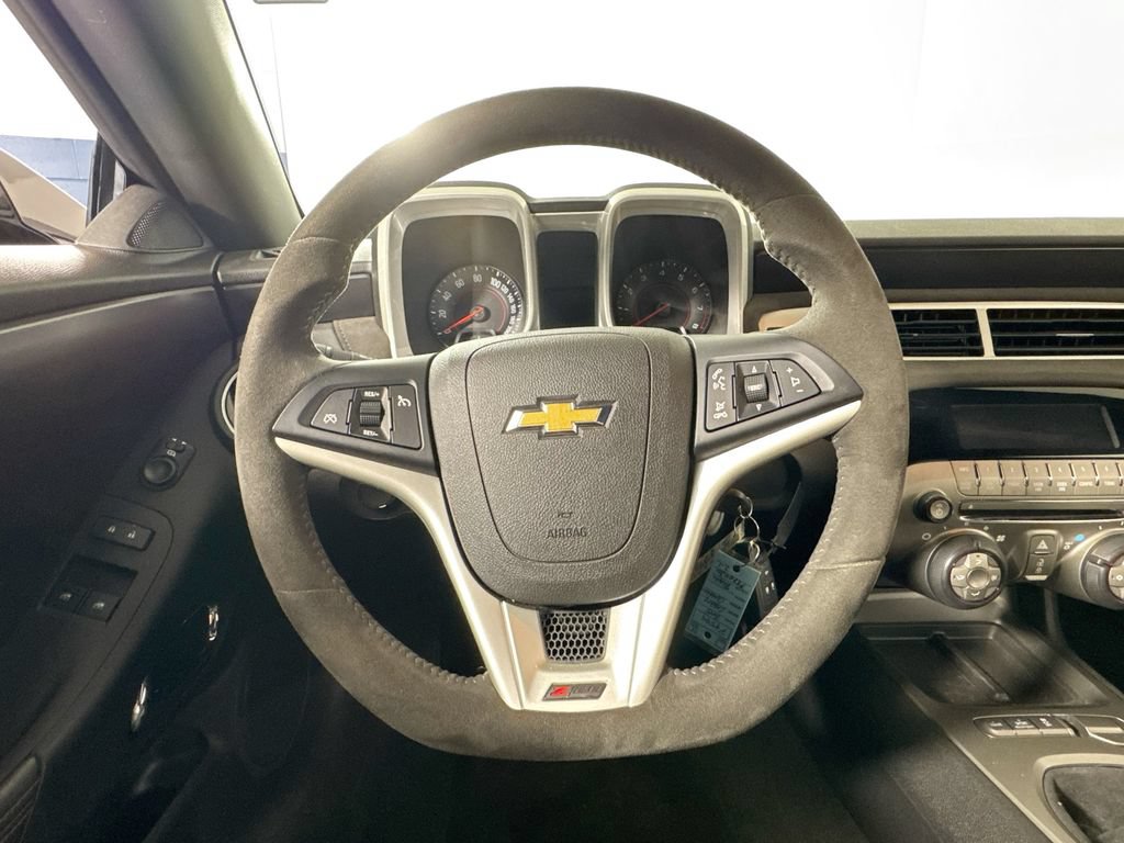 Used 2015 Chevrolet Camaro Z/28 RWD image 11