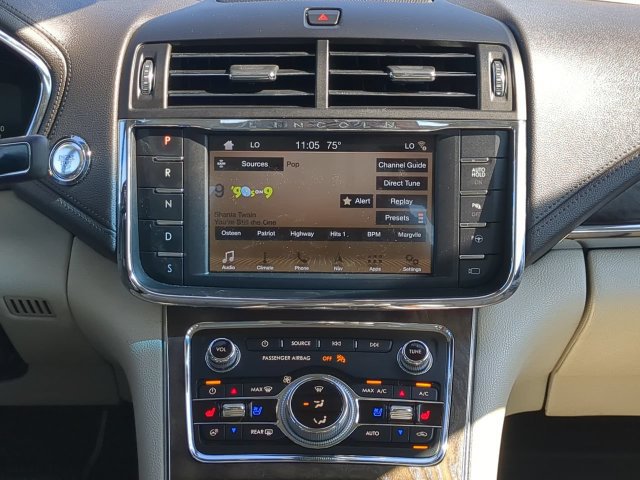 Used 2019 Lincoln Continental Reserve AWD/4WD image 17