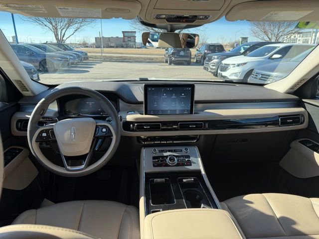 Used 2023 Lincoln Aviator AWD w/ Premium Package image 15