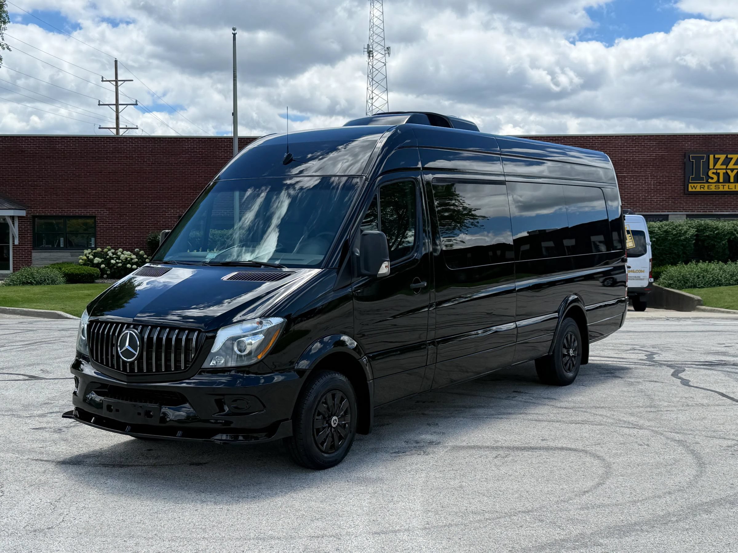 Used 2017 Mercedes-Benz Sprinter 3500 image 3
