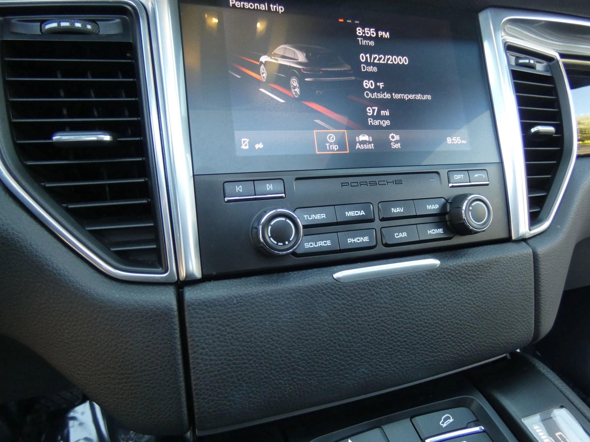 Used 2018 Porsche Macan Sport Edition image 59