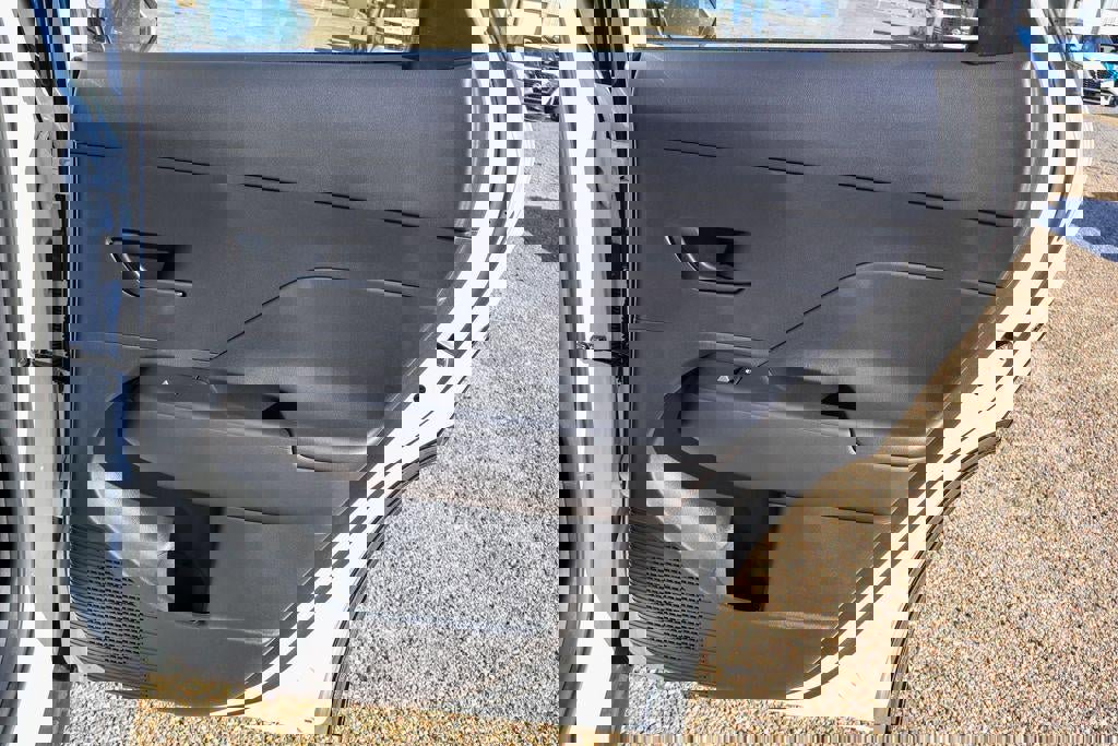 New 2026 Hyundai Kona SE image 14