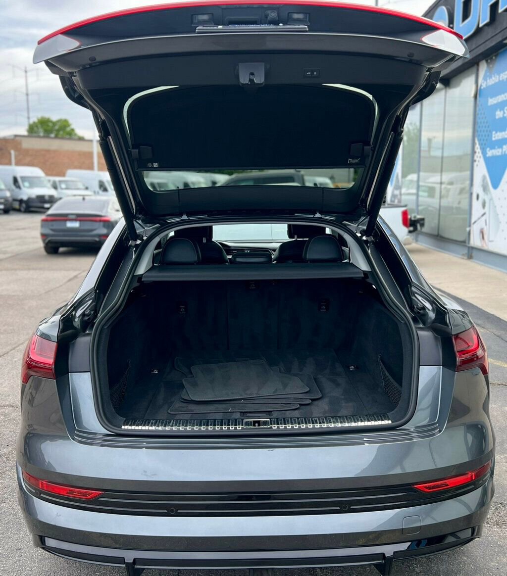 Used 2021 Audi e-tron Prestige w/ Prestige Package AWD/4WD image 8