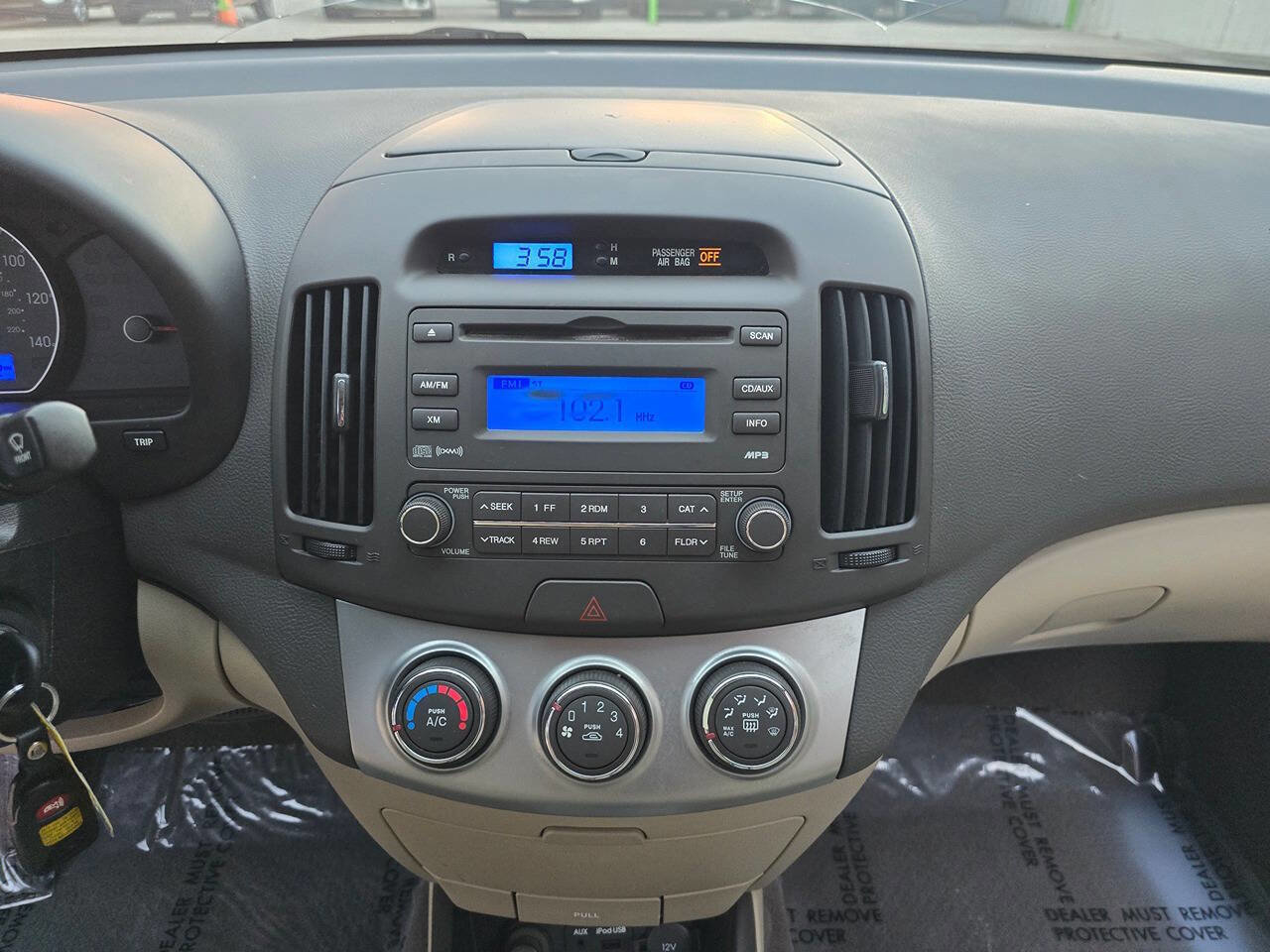 Used 2010 Hyundai Elantra GLS FWD image 25