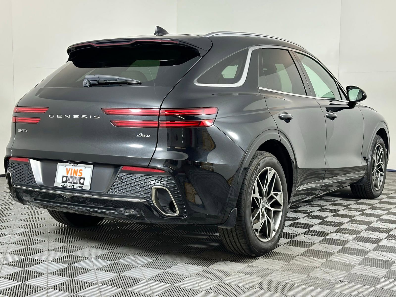 Used 2022 Genesis GV70 2.5T w/ Select Package AWD/4WD image 4