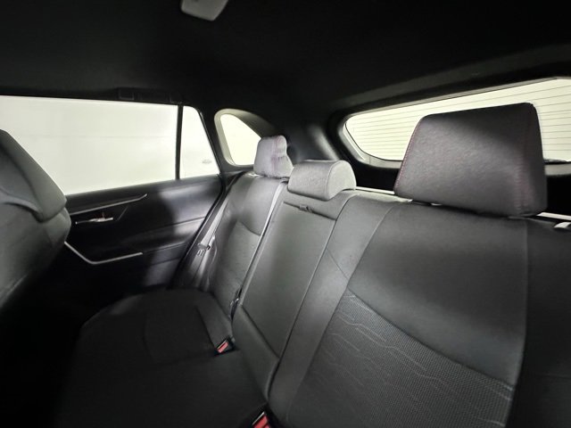 Used 2023 Toyota RAV4 SE image 17