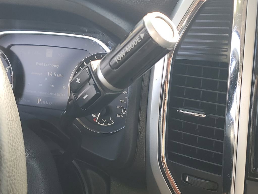 Used 2021 Nissan Titan SV w/ SV Convenience Package image 18