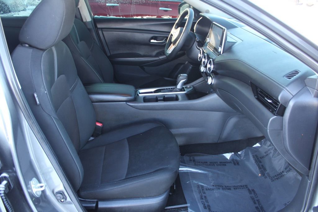 Used 2025 Nissan Sentra SV image 19