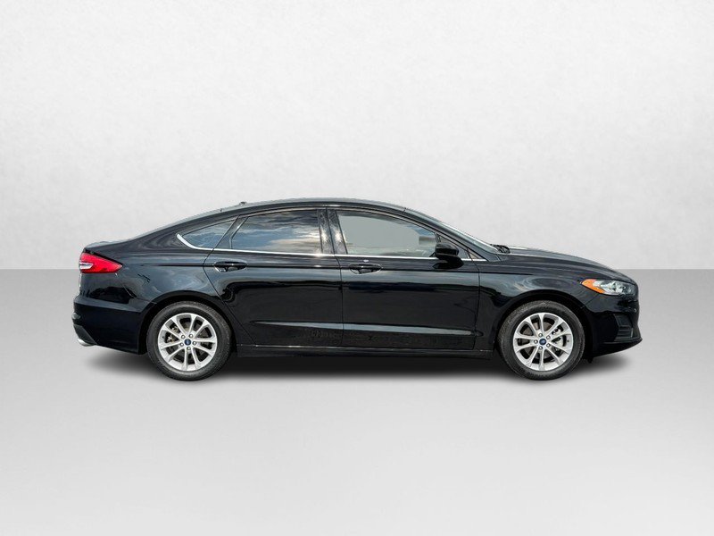 Used 2020 Ford Fusion SE FWD image 2