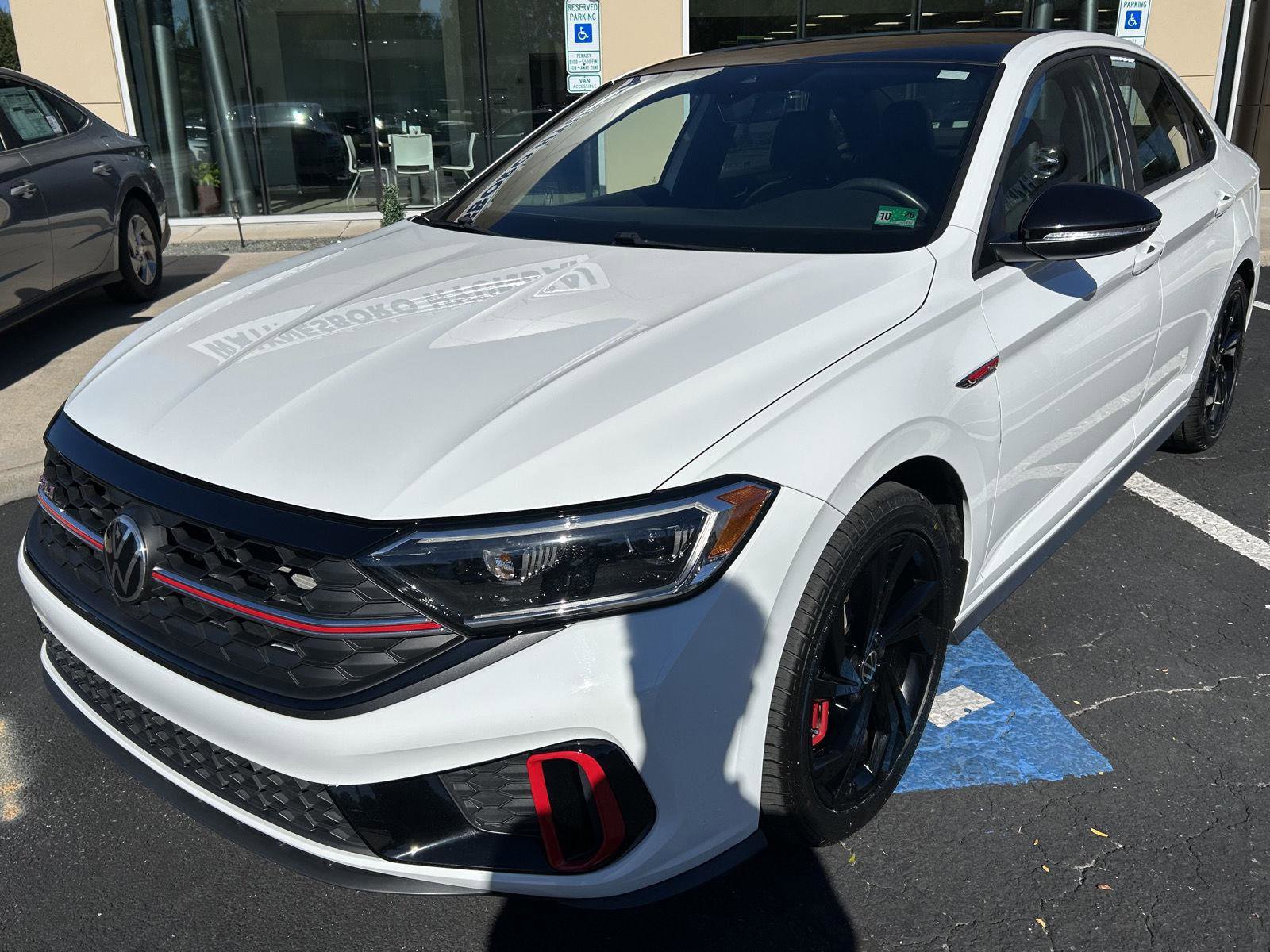 Used 2023 Volkswagen Jetta GLI Autobahn image 2