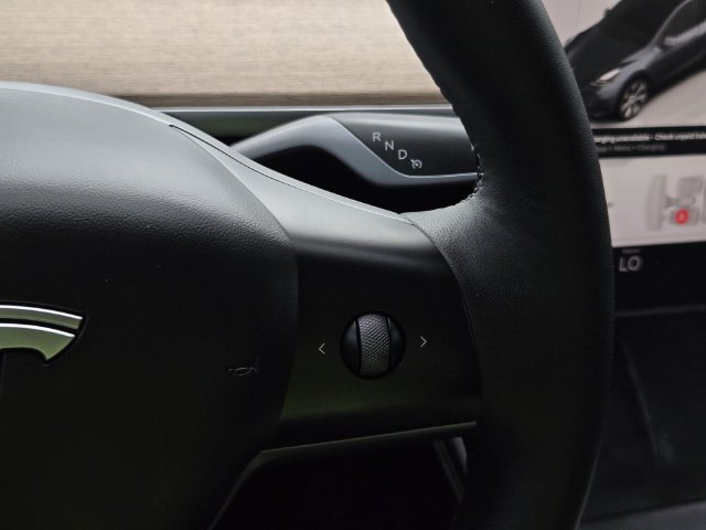 Used 2023 Tesla Model Y Long Range AWD/4WD image 28