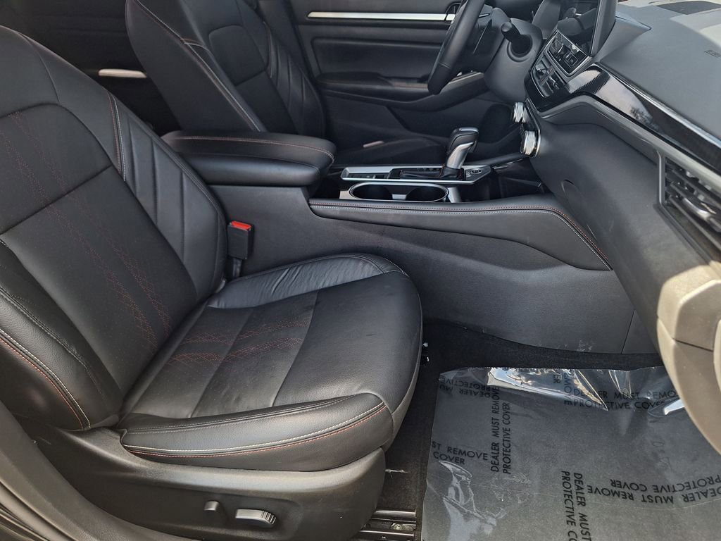 Used 2024 Nissan Altima 2.5 SR w/ SR Premium Package image 28