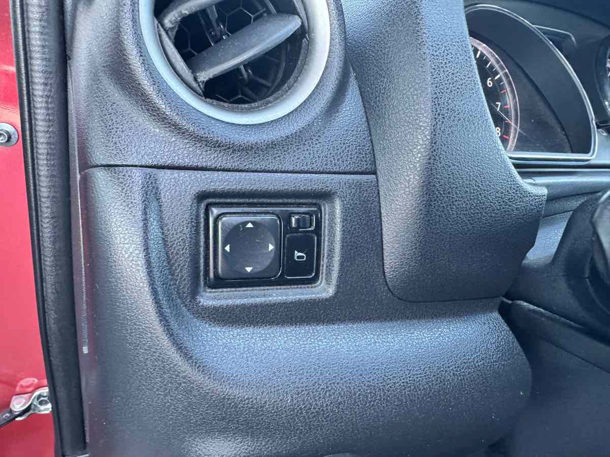 Used 2018 Nissan Versa SV FWD image 38
