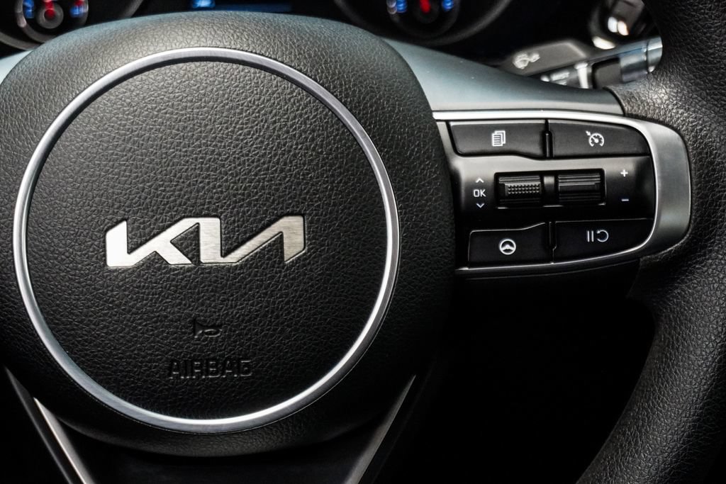 Used 2022 Kia K5 LXS FWD image 13