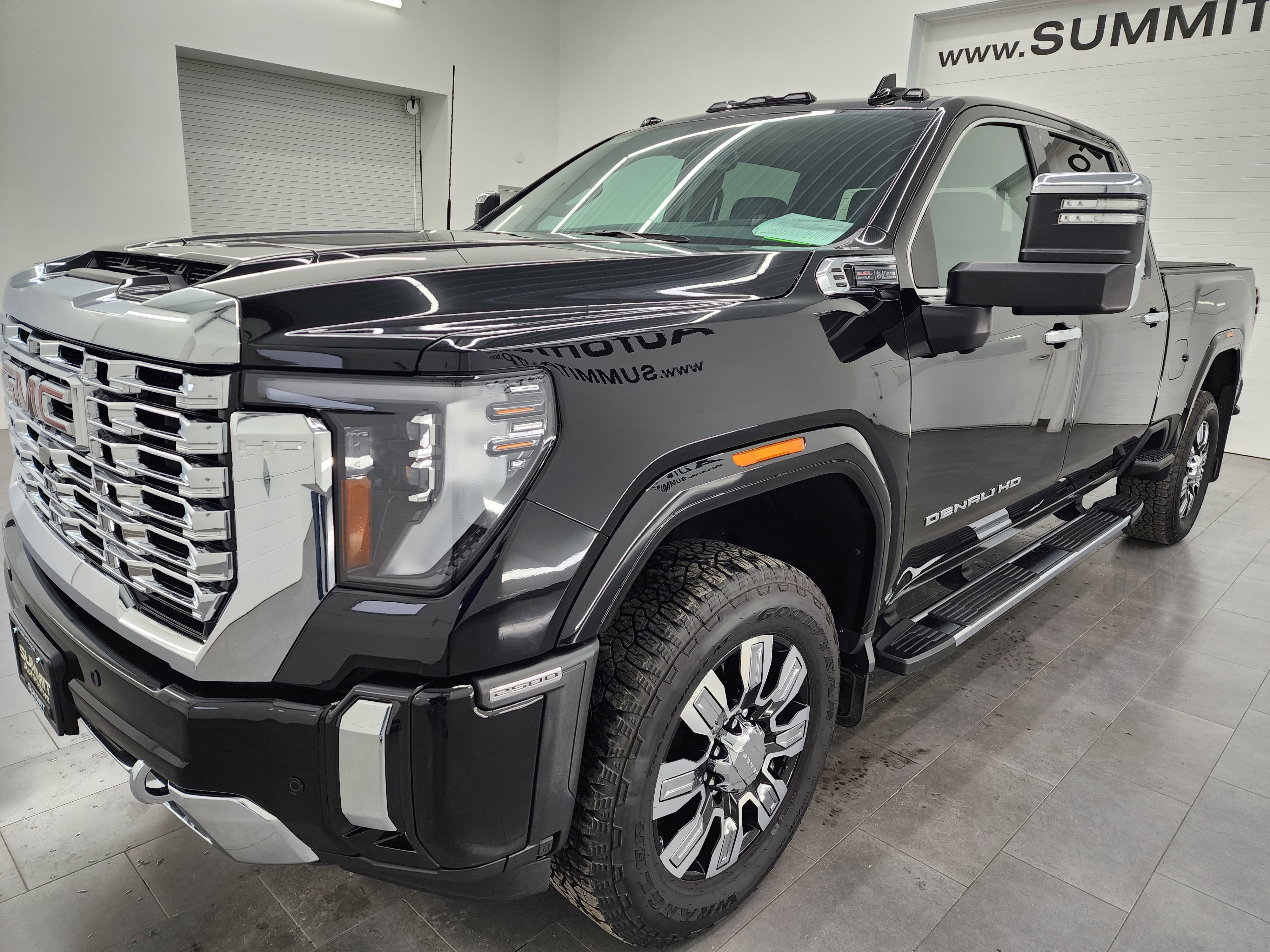 Used 2024 GMC Sierra 2500 Denali w/ Denali Reserve Package image 7
